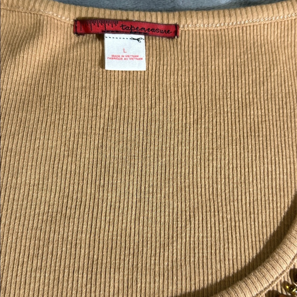 Tan summer top. - Picture 3 of 6